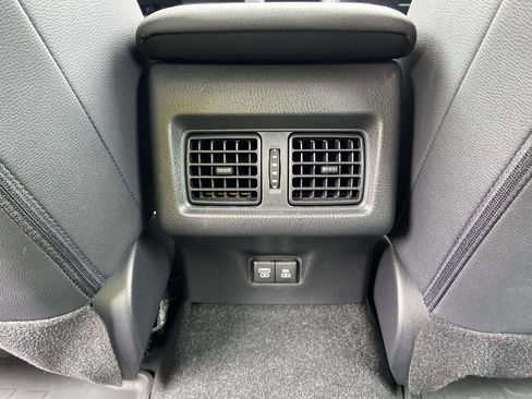 Used 2025 Toyota Camry SE image 18