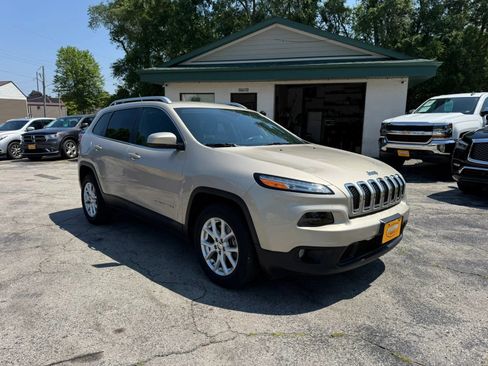 Used 2015 Jeep Cherokee Latitude w/ Trailer Tow Group FWD image 7