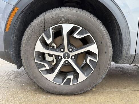 Used 2023 Kia Sportage EX image 12