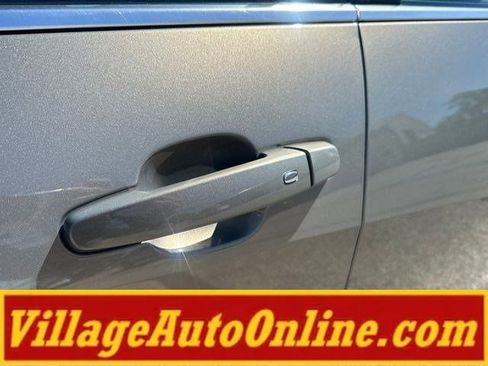 Used 2017 Chevrolet Malibu LT FWD image 11
