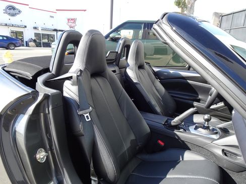 Used 2025 MAZDA MX-5 Miata Grand Touring w/ Weather Package image 16