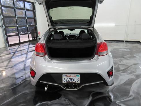 Used 2013 Hyundai Veloster Turbo FWD image 11