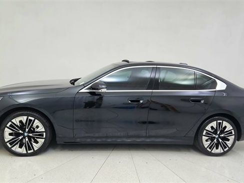 Used 2026 BMW 530i image 10