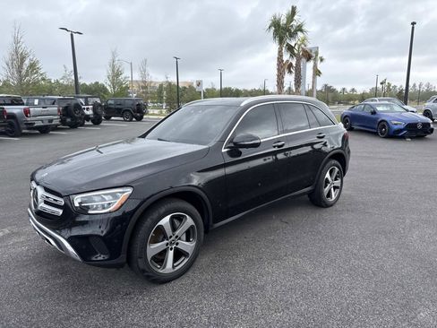 Used 2022 Mercedes-Benz GLC 300 4MATIC w/ Driver Assistance Package image 7