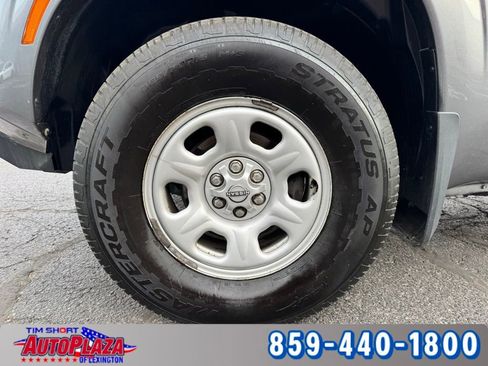 Used 2022 Nissan Frontier S AWD/4WD image 11