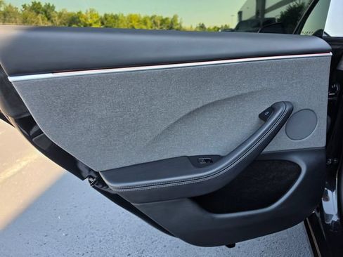Used 2025 Tesla Model 3 Long Range RWD image 23