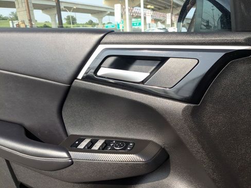 Used 2025 Mitsubishi Outlander SE FWD image 15