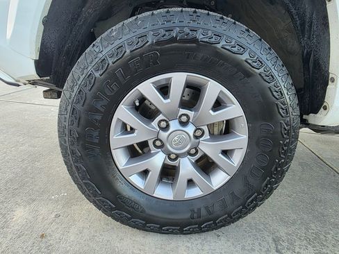 Used 2019 Toyota Tacoma SR5 image 34