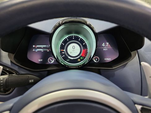 Used 2022 Aston Martin V8 Vantage Roadster image 6