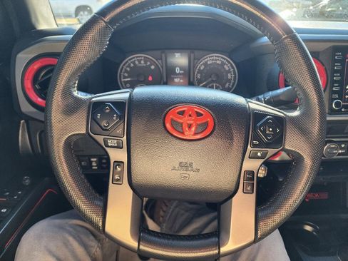 Used 2022 Toyota Tacoma TRD Off-Road image 20