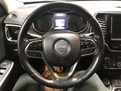 Used 2020 Jeep Cherokee Limited image 25