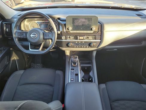 Certified 2024 Nissan Pathfinder SV image 9