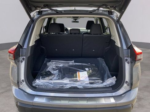 Certified 2024 Nissan Rogue SV FWD image 6