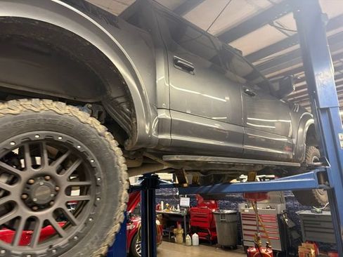 Used 2017 Ford F150 Raptor w/ Equipment Group 802A Luxury AWD/4WD image 16