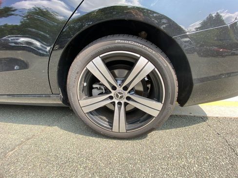 Used 2025 Mercedes-Benz C 300 4MATIC Sedan image 22