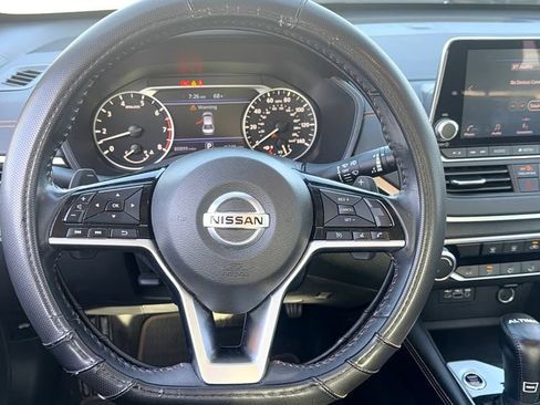 Used 2021 Nissan Altima 2.5 SR FWD image 5