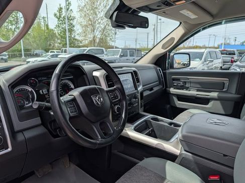 Used 2018 RAM 1500 SLT AWD/4WD image 8