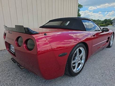 Used 2004 Chevrolet Corvette Convertible w/ Preferred Equipment Group RWD image 5