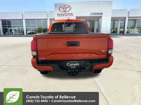 Used 2018 Toyota Tacoma TRD Sport image 7