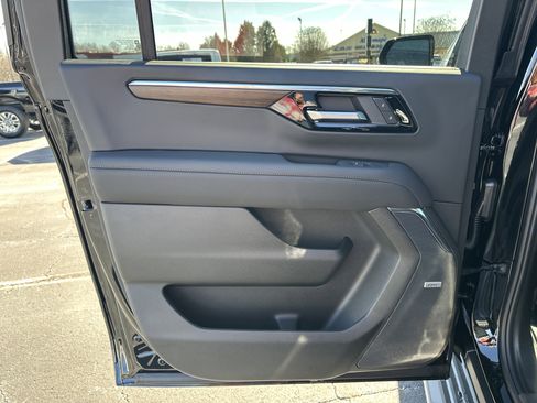 New 2026 Chevrolet Suburban High Country w/ Sun And Tow Package RWD image 23
