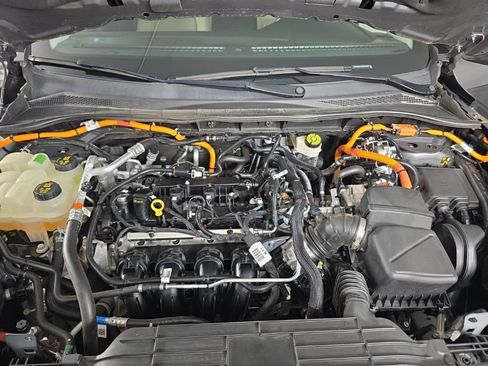 Used 2021 Ford Escape Titanium FWD image 9