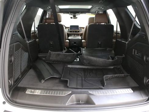 Used 2021 Chevrolet Tahoe High Country w/ Premium Package AWD/4WD image 27