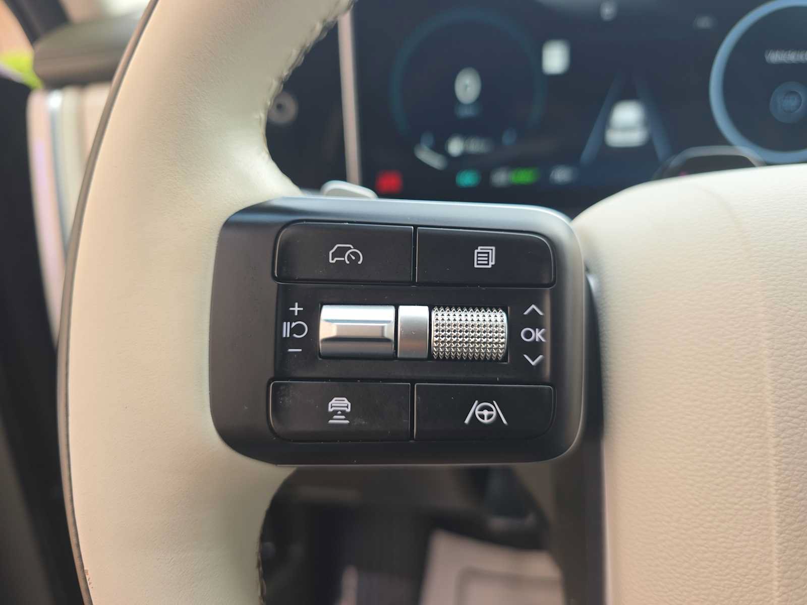 Used 2025 Hyundai Santa Fe Calligraphy FWD image 28