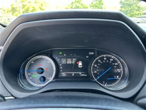 Used 2021 Toyota Venza XLE image 15