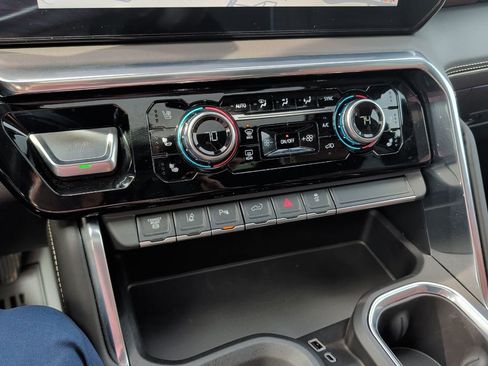 Used 2024 GMC Sierra 3500 Denali Ultimate image 23