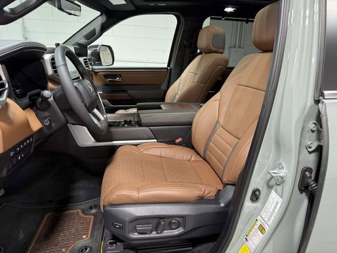 Used 2025 Toyota Sequoia 4WD image 15