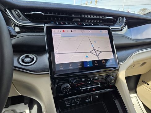 Used 2023 Jeep Grand Cherokee 4xe w/ Luxury Tech Group II image 9