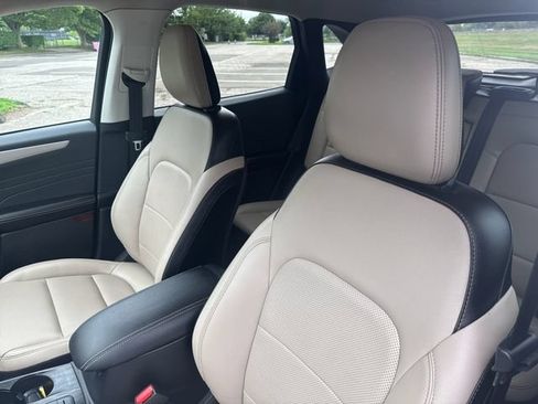 Certified 2022 Ford Escape SEL AWD/4WD image 17