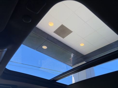 Used 2023 GMC Yukon XL Denali RWD image 16