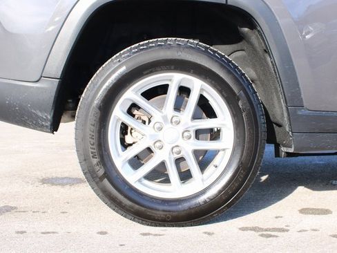 Used 2024 Jeep Grand Cherokee Laredo X w/ Luxury Tech Group I image 31