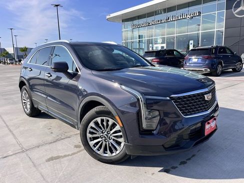 Used 2025 Cadillac XT4 Premium Luxury image 1
