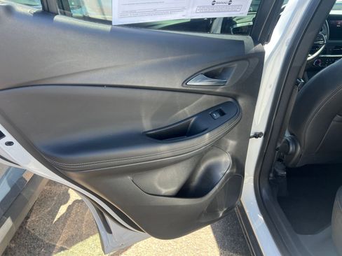 Used 2025 Buick Encore GX Preferred FWD image 23