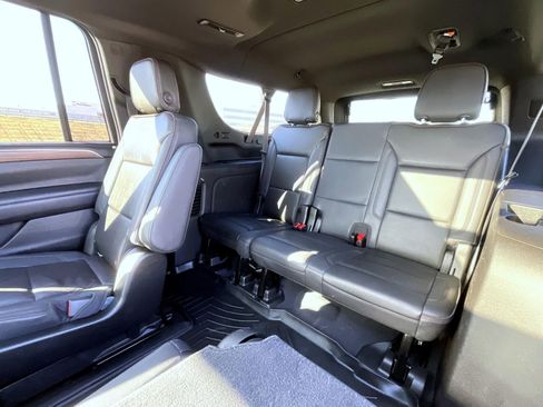 Used 2021 Chevrolet Suburban High Country AWD/4WD image 20