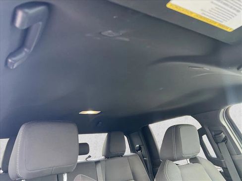 Used 2025 Toyota Tacoma TRD Off-Road image 25