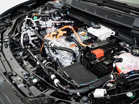 Used 2025 Chevrolet Equinox EV LT w/ Convenience Package image 43