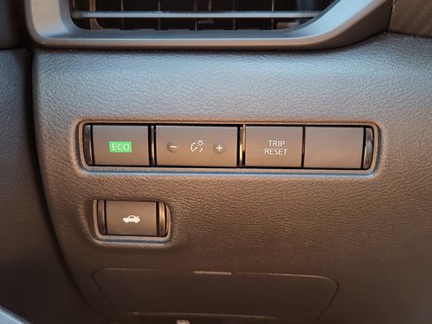 Certified 2025 Nissan Sentra S FWD image 28