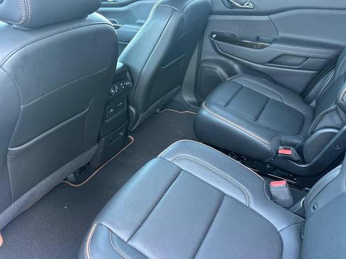Used 2023 GMC Acadia AT4 w/ Technology Package AWD/4WD image 14