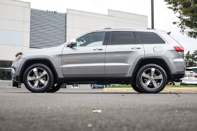 Used 2015 Jeep Grand Cherokee Limited AWD/4WD image 17