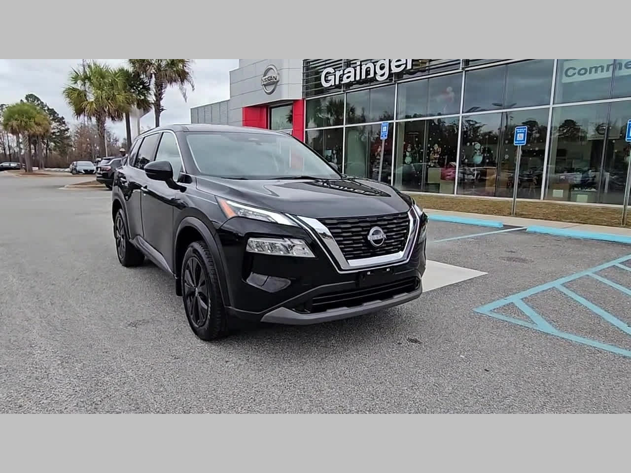 Used 2023 Nissan Rogue SV AWD/4WD image 19