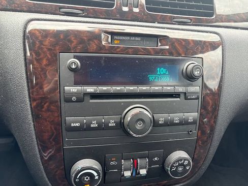 Used 2013 Chevrolet Impala LT w/ LT Sunroof Package FWD image 20
