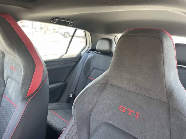 New 2026 Volkswagen GTI SE FWD image 21