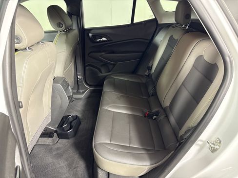 Used 2024 Chevrolet Trax ACTIV w/ Sunroof Package FWD image 30