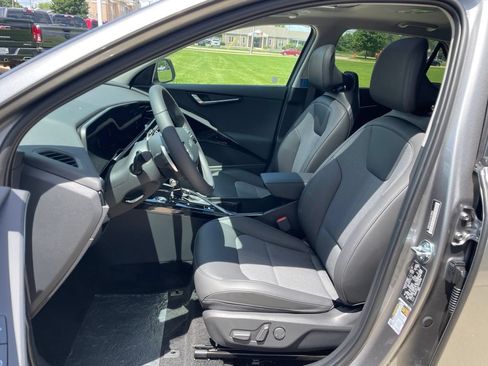 New 2026 Kia Niro EX FWD image 8