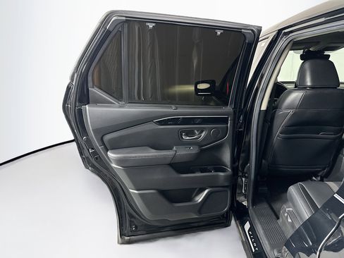 Used 2025 Honda Pilot EX-L image 26