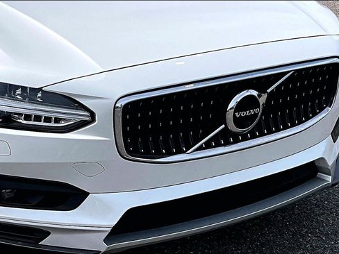 Used 2023 Volvo V90 B6 Cross Country Ultimate AWD/4WD image 28