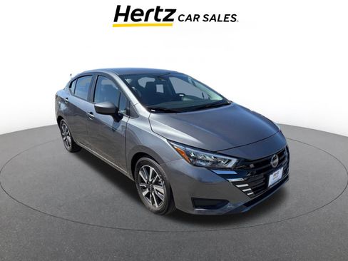 Used 2025 Nissan Versa SV image 1
